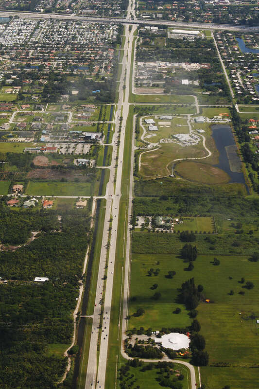 FL823 - Flamingo Road Aerial