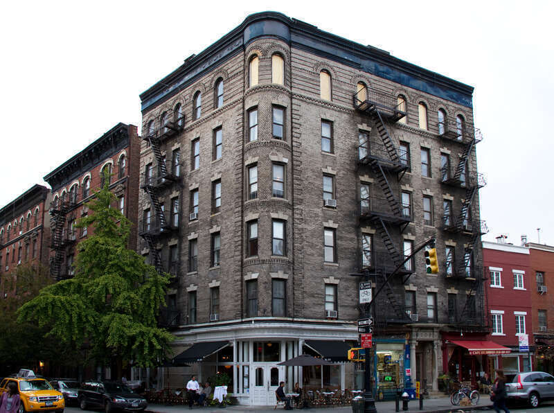 Hudson St and Perry St