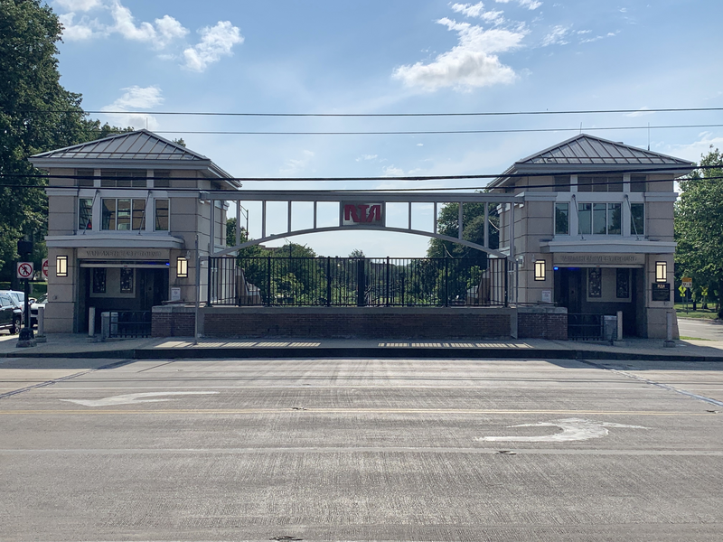 Lee-Van Aken station