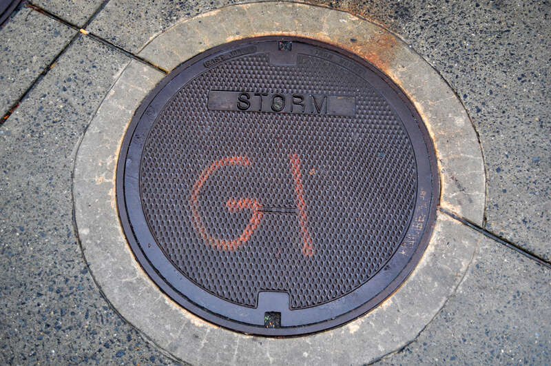 East Jordan Iron Works Storm Phila PA Maintenance Hole Cover