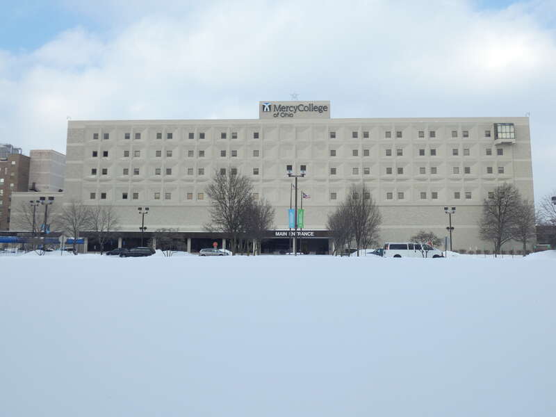 Photo showing a wide portion of the medical school's entrance on Jefferson Ave in Toledo, Ohio.
