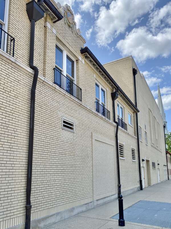 Built in 1928, this Mediterranean Revival-style theater served as a movie theater for half a century, closing in 1978.  The theater mostly sat vacant until 1992, when it was purchased by Dave Longaberger and The Longaberger Company and subsequently