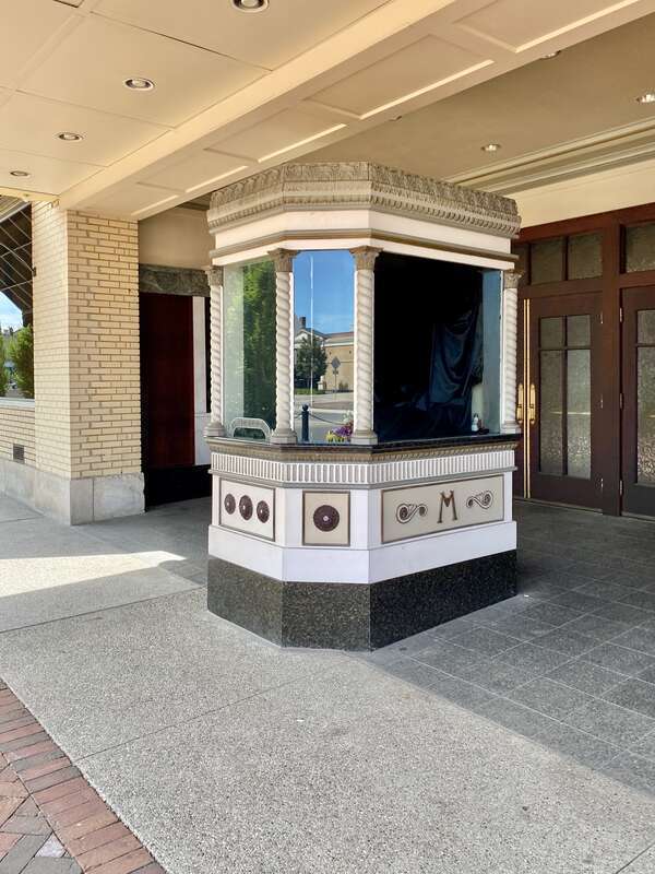 Built in 1928, this Mediterranean Revival-style theater served as a movie theater for half a century, closing in 1978.  The theater mostly sat vacant until 1992, when it was purchased by Dave Longaberger and The Longaberger Company and subsequently