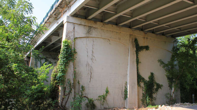 The North San Gabriel River Bridge in Georgetown, Texas, United States was built in 1939.