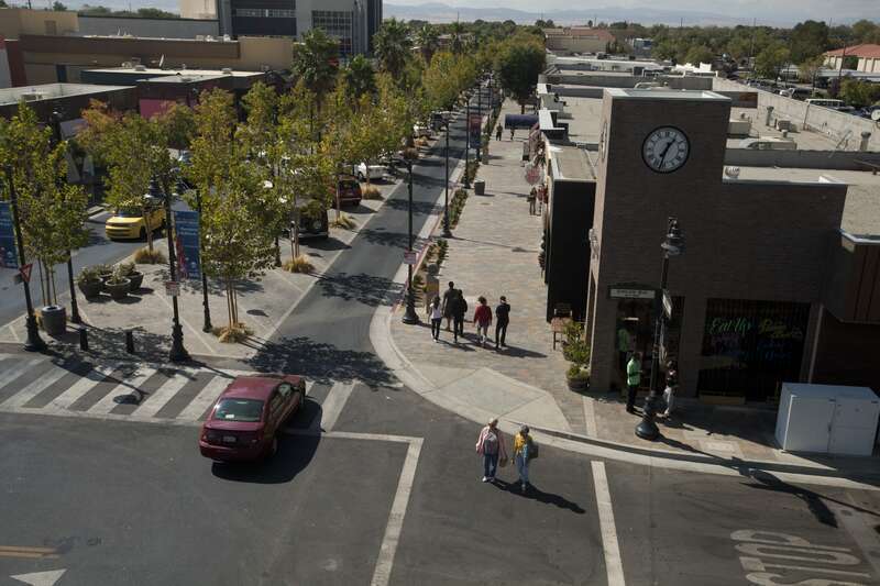 The redesign of Lancaster Boulevard helped transform downtown Lancaster into a thriving residential and commercial district through investments in new streetscape design, public facilities, affordable homes, and local businesses. Dubbed “The BLVD