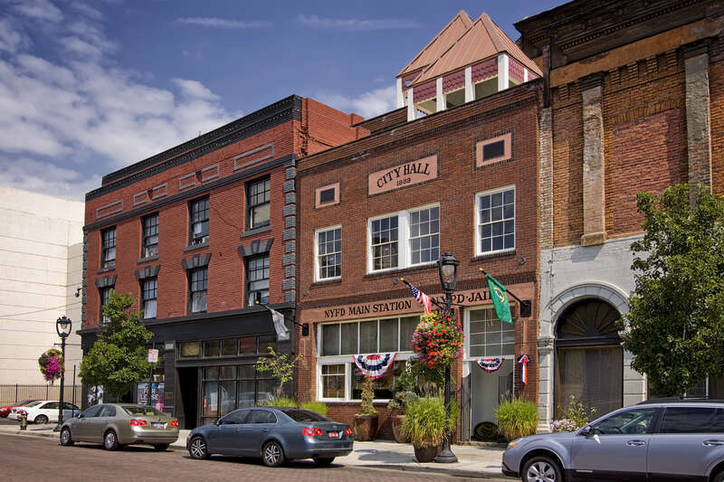 Old North Yakima Historic District, Roughly bounded by E. A St., S. First St., E. Yakima Ave., and the Northern Pacific RR tracks Yakima.
Switzer's Opera House
Yakima City Hall
Hotel Sydney