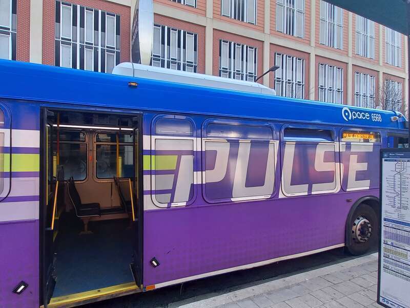 A typical Pace Pulse bus design; the picture was taken in Evanston.