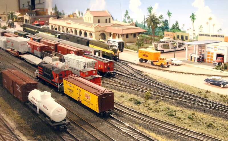 This excellent small museum boasts a 2-mile long 10" gauge miniature railway ride, some lovely historic layouts in O, S and HO gauges and an historic Floridan locomotive on display.
At Railroad Museum of South Florida, Lakes Regional Park, Fort