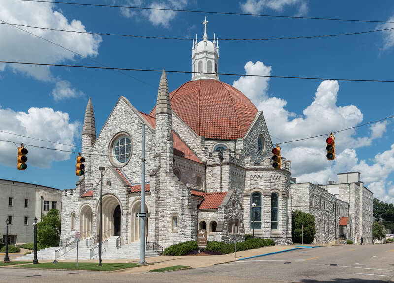 A southwest view of the First Baptist Church, located at S Perry St, Montgomery, Alabama