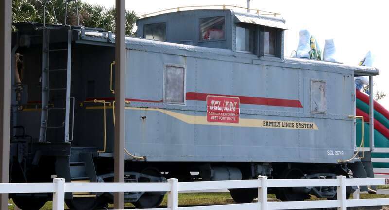 This excellent small museum boasts a 2-mile long 10" gauge miniature railway ride, some lovely historic layouts in O, S and HO gauges and an historic Floridan locomotive on display.
At Railroad Museum of South Florida, Lakes Regional Park, Fort