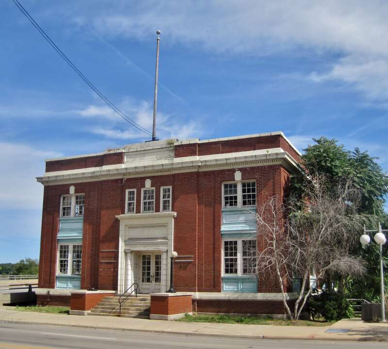 Security Insurance Company Building in the West Downtown Rockford Historic District (1912).






This is an image of a place or building that is listed on the National Register of Historic Places in the United States of America. Its reference number