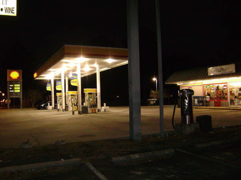 Shell Station, 901 Baytree Rd., Valdosta