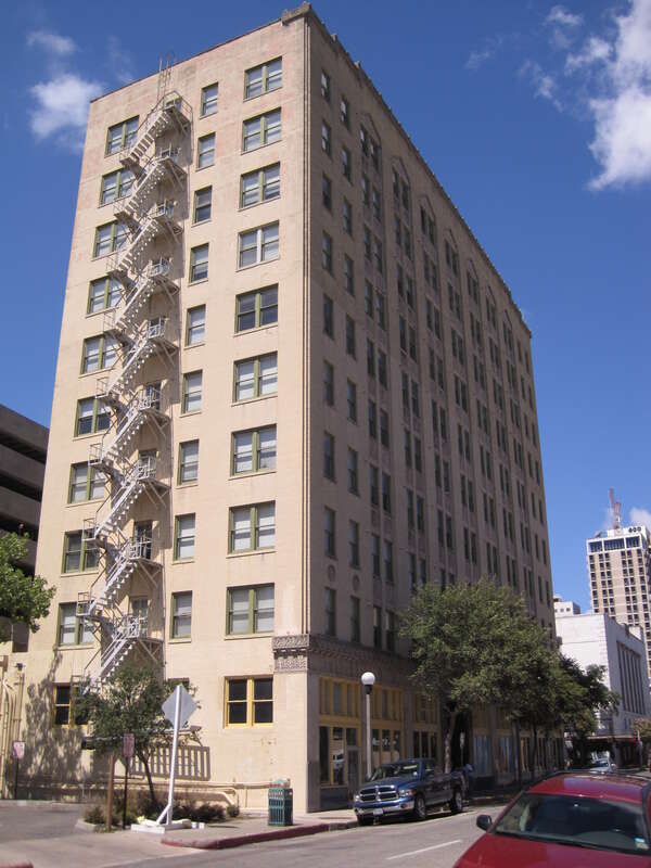 This   file was uploaded  with Commonist.