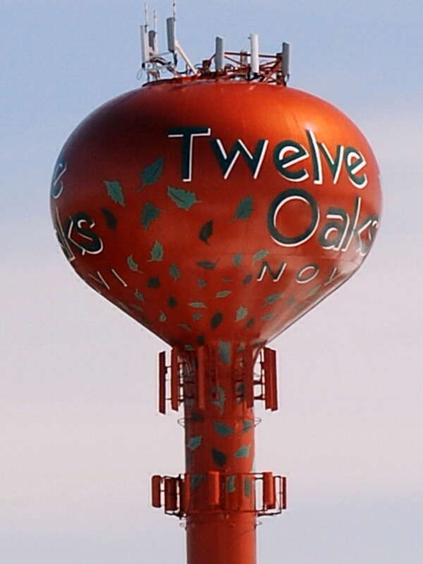 Twelve Oaks Mall, Water tower, Novi