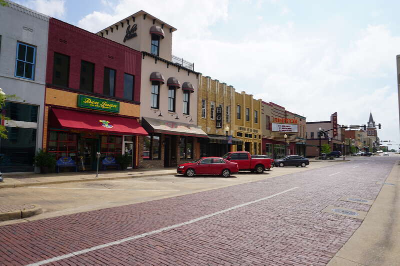 Erwin Street in Tyler, Texas (United States).