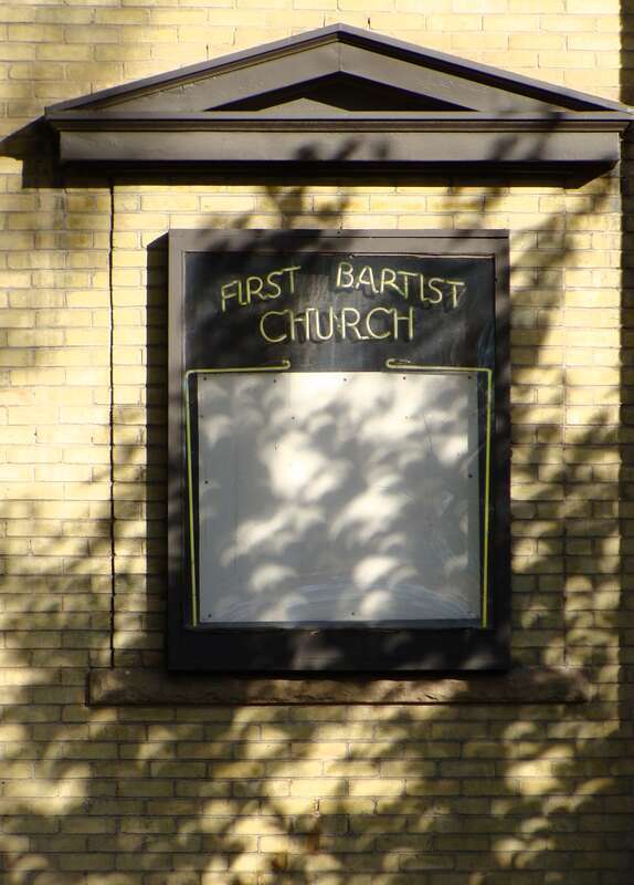 Leaf shadow projections of partial solar eclipse