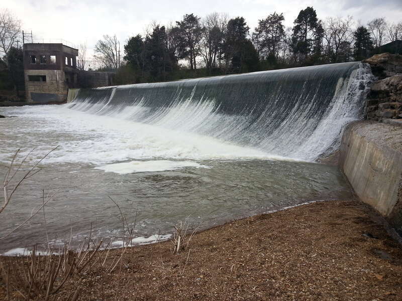 Walter Hill dam, situated on the East Fork of Stones River, with the remains of the hydroelectric station to the left.