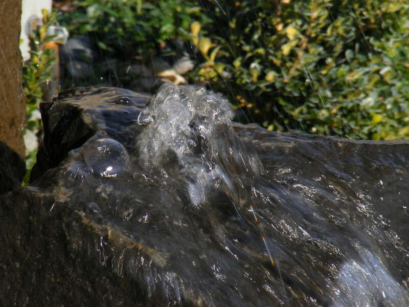 A sequence of photos showing diffrent exposure times.
