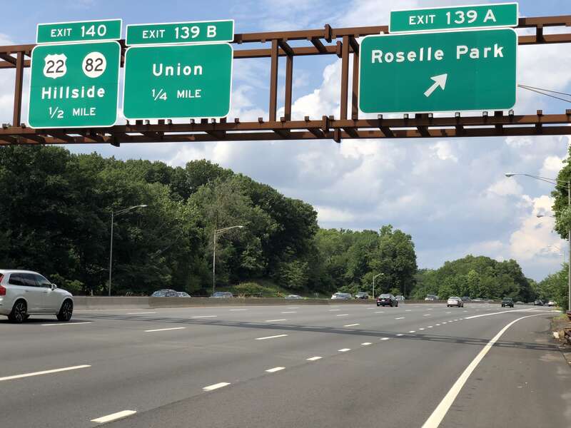 View north along New Jersey State Route 444 (Garden State Parkway) at Exit 139A (Roselle Park) in Union Township, Union County, New Jersey