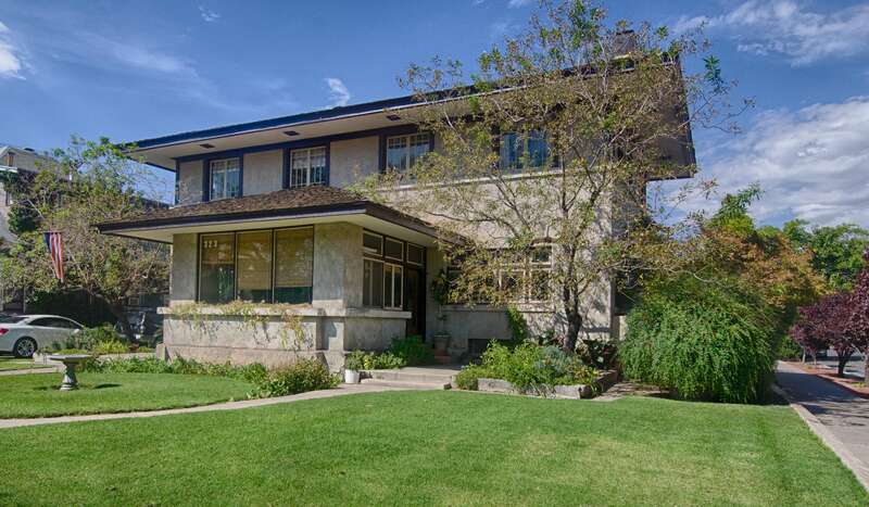 Building located at 323 10th Street NW in downtown Albuquerque