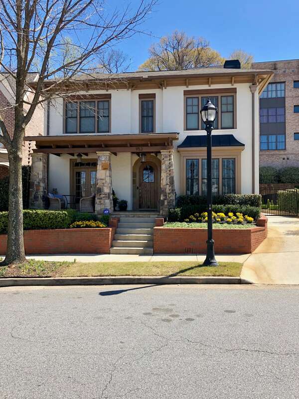 A development from the early 2000s, Glenwood Park is located at the east end of Atlanta's Grant Park neighborhood, and was designed by the firm Historical Concepts, utilizing high-quality neo-traditional design with a modern twist.