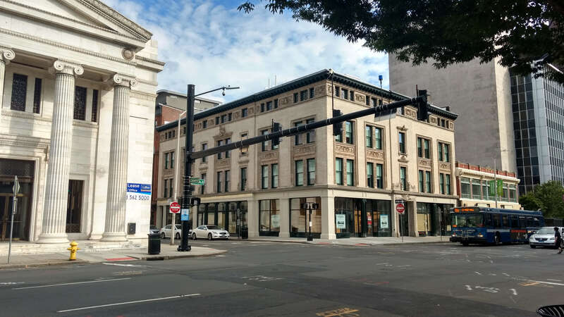 Dome and fixed cameras traffic (Church and Crown)