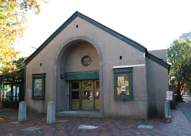 The Little Theatre, 1 Lincoln St., a Registered Historic Place in New Haven, Connecticut.






This is an image of a place or building that is listed on the National Register of Historic Places in the United States of America. Its reference number