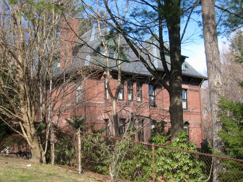 William Cook House, 71 Appleton Street, Cambridge, Massachusetts, USA. This building is listed on the National Register of Historic Places.
