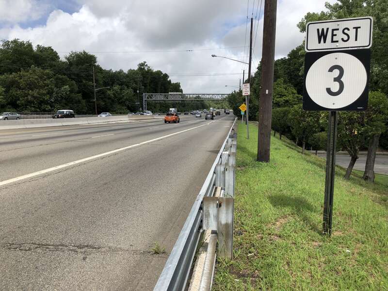 View west along New Jersey State Route 3 (Secaucus Bypass) at Passaic County Route 622 (Bloomfield Avenue) in Clifton, Passaic County, New Jersey