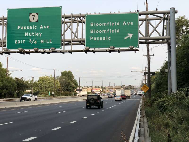 View east along New Jersey State Route 3 at the exit for Bloomfield Avenue (Bloomfield, Passaic) in Clifton, Passaic County, New Jersey