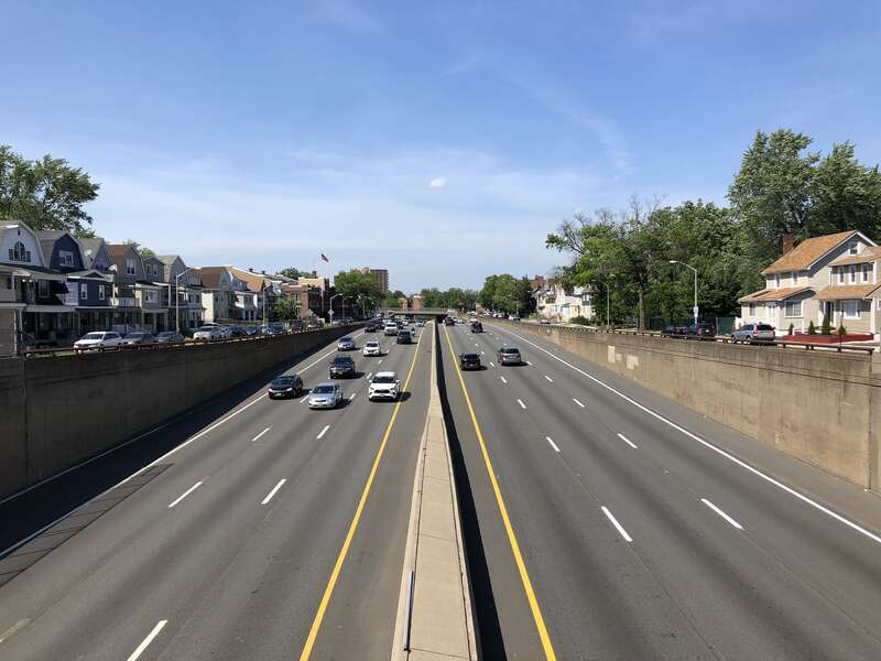 View north along New Jersey State Route 444 (Garden State Parkway) from the overpass for William Street in East Orange, Essex County, New Jersey