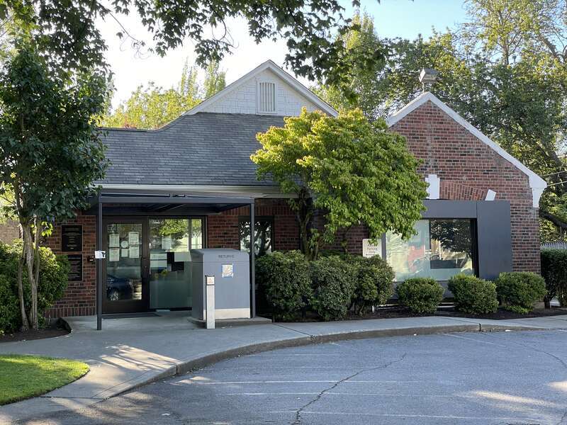 The Seattle Public Library, Madrona-Sally Goldmark Branch