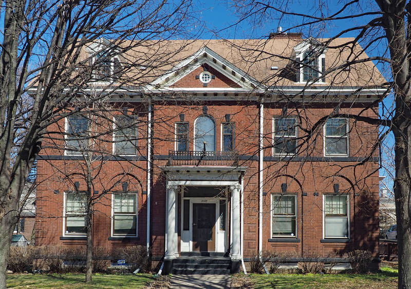 Caroline Crosby House, 2105 1st Ave S, Minneapolis, Minnesota, USA.  Viewed from the west.  A contributing property to the Washburn-Fair Oaks Mansion District. 





This is an image of a place or building that is listed on the National Register of