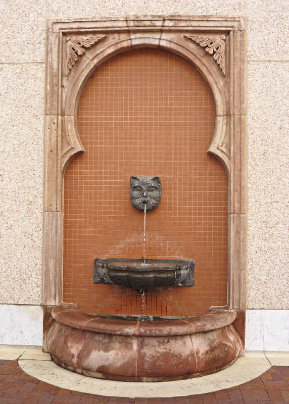 Cat Fountain in the Country Club Plaza, kansas City, Missouri