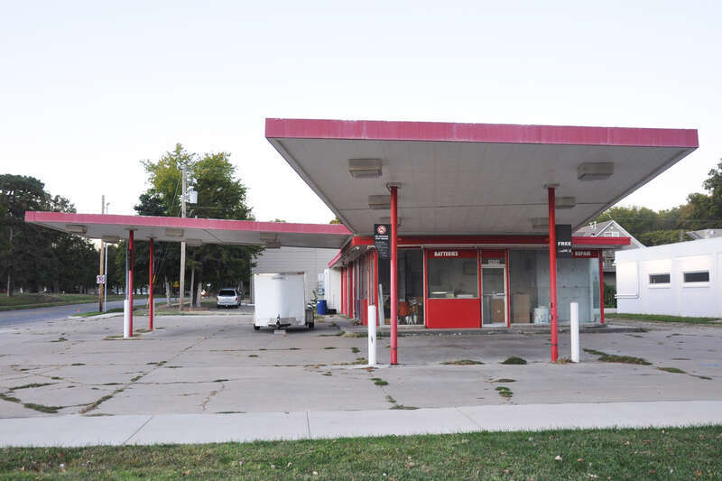 Dawson's Conoco Service Station