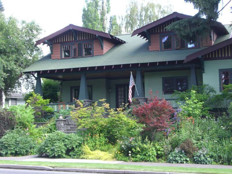 A house in the Drake Park Neighborhood Historic District, Bend, Oregon, United States.