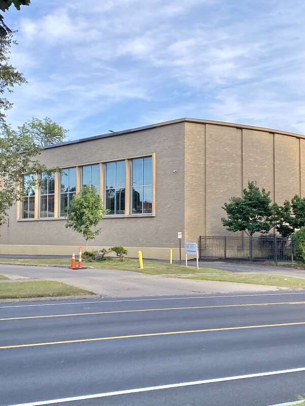 Built in 1949, this modern building, designed by Milton Milstein, houses the Jewish Community Center of Greater Buffalo, a charitable organization that started out in 1891 as the Zion House organization, serving the city’s then-growing Jewish