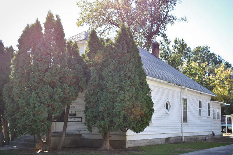 The John and Emma Gue House (1907) is part of the Caldwell Residential Historic District, also known as the Steunenberg Historic District. Dr. Gue helped to found the Caldwell Hospital.