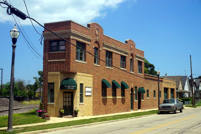 Flat Iron Vintage in Kenosha, Wisconsin (United States).