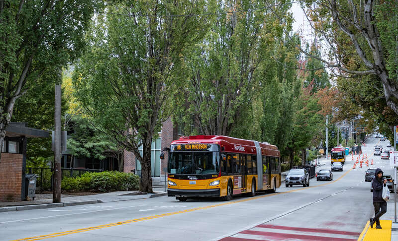 King County Metro RapidRide G | NFI XDE60 | Madison St @ 22nd Ave