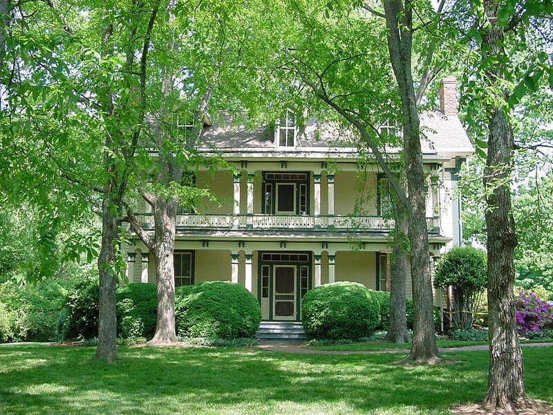 Hickory (Catawba County, N.C.)

digital.ncdcr.gov/cdm/ref/collection/p16062coll8/id/639