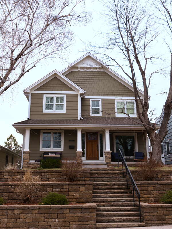 The neighborhood of Kenny is in the Southwest community.
Minneapolis is split into 11 communities which are split into 86+ neighborhoods. My goal in 2022 is to take photos in all neighborhoods in Mpls in roughly alphabetical order.

2022-06-30 This