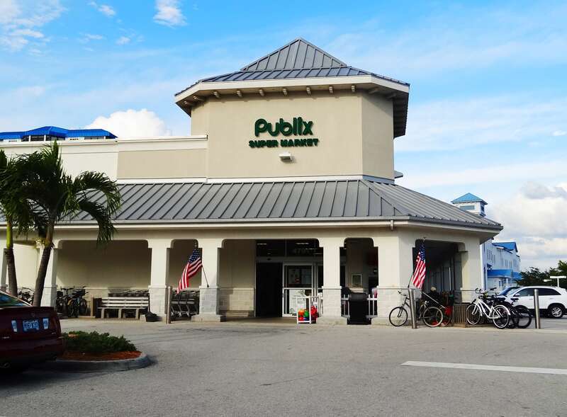 one of 2 medium-size supermarkets on Estero Island (Fort Myers Beach)