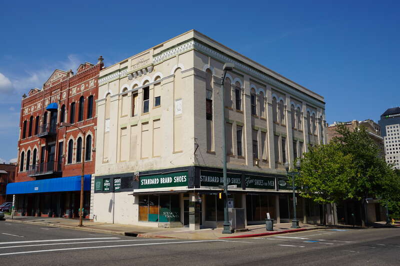 Standard Brand Shoes in Shreveport, Louisiana (United States).
