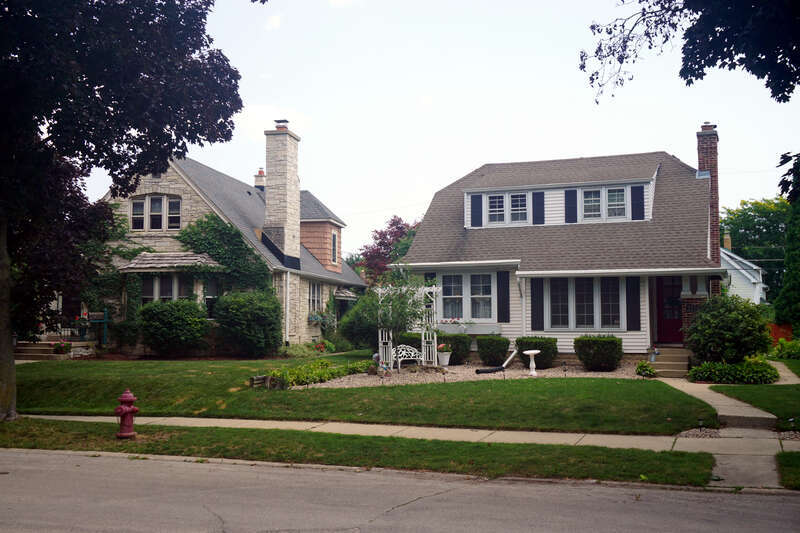 The Juneau Highlands Residential Historic District in West Allis, Wisconsin (United States).