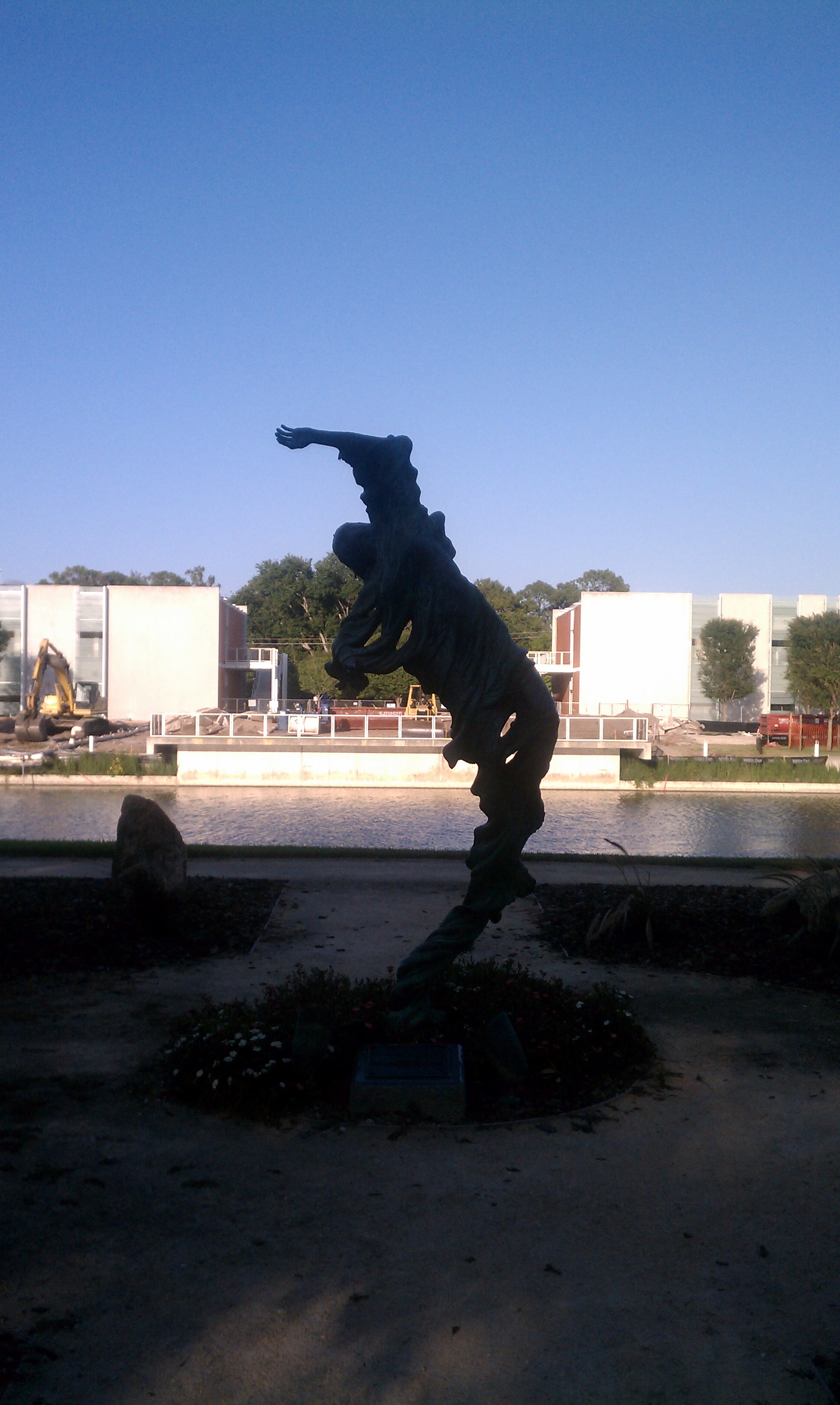 &quot;The Dream&quot; statue in front of Palmer Chiropractic College