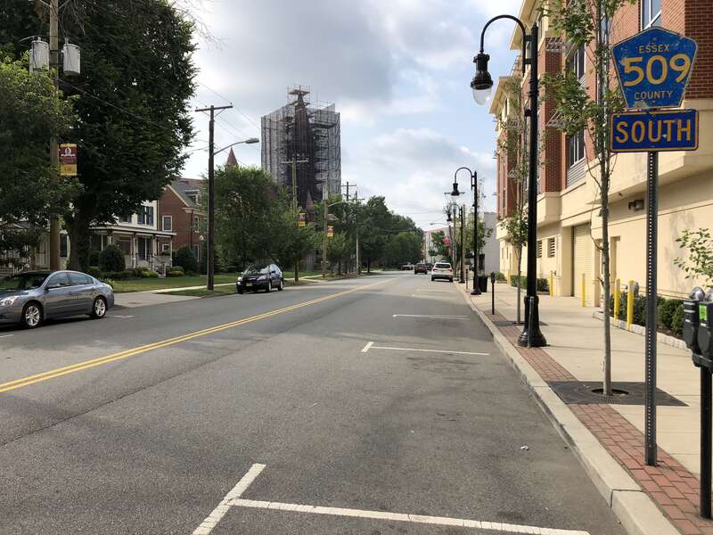 View south along Essex County Route 509 (Franklin Street) just south of Essex County Route 663 (Broad Street) in Bloomfield Township, Essex County, New Jersey