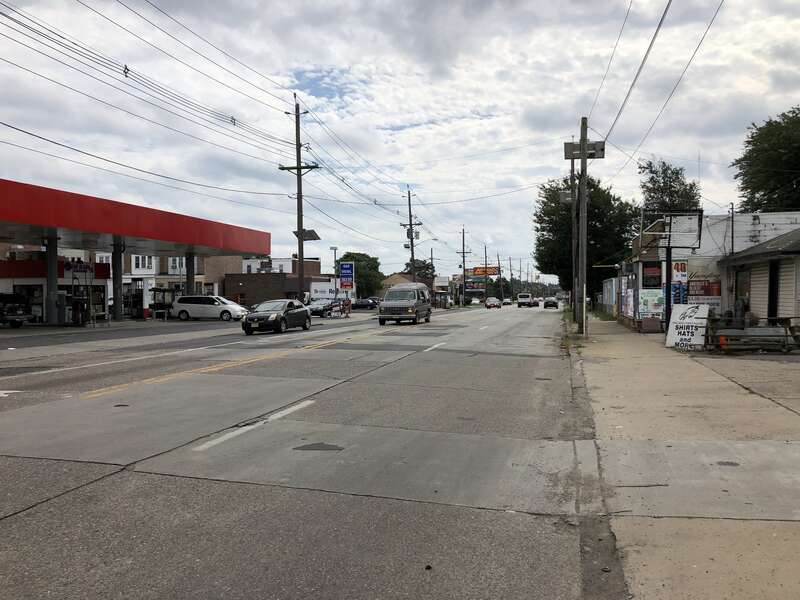 View south along New Jersey State Route 168 (Mount Ephraim Avenue) at Ferry Avenue along the border of Camden and Woodlynne in Camden County, New Jersey
