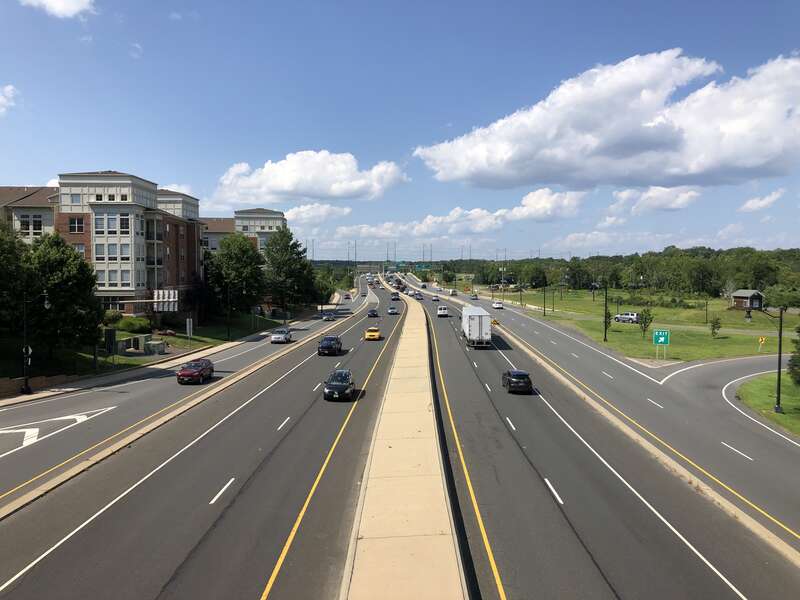 View north along New Jersey State Route 18 (Elmer Boyd Memorial Parkway) from the overpass for New Street in New Brunswick, Middlesex County, New Jersey