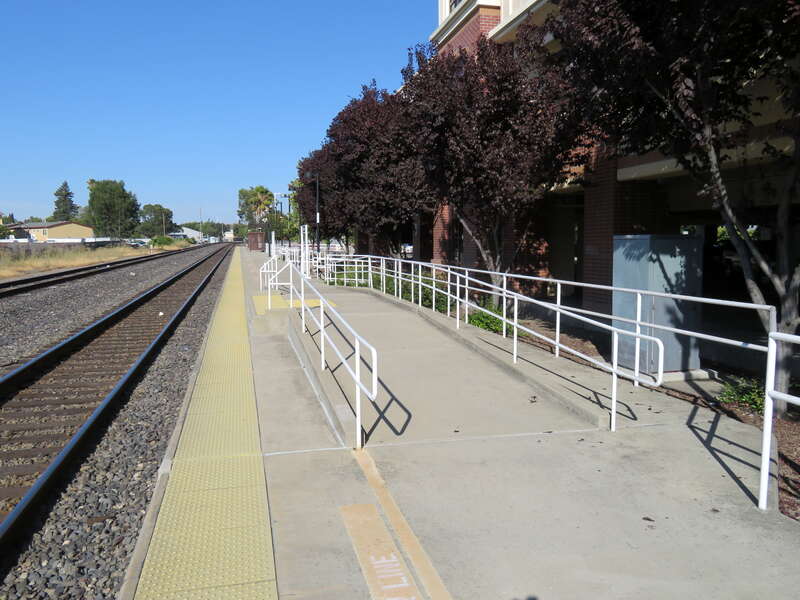 Accessible platform section at Livermore station in July 2018